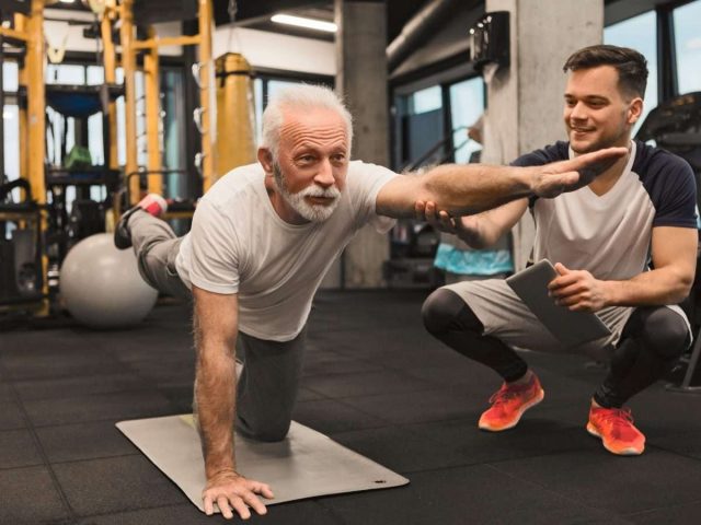 Exercícios físicos para idosos